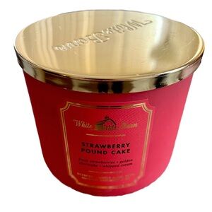 New White Barn 14.5 Oz Jar Candle in Strawberry Pound Cake